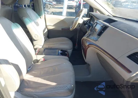 2012 Toyota Sienna Xle 7 Passenger z USA, uszkodzony, nr VIN 5TDDK3DC5CS044126